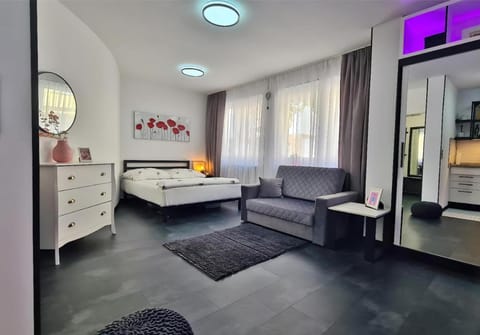 Bed, Living room, Photo of the whole room, Bedroom