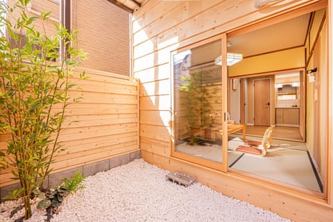 Patio, Spring, Day