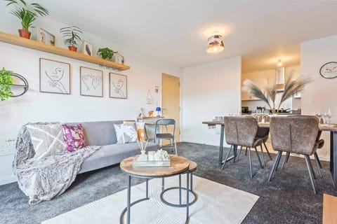 Living room, Seating area, Dining area