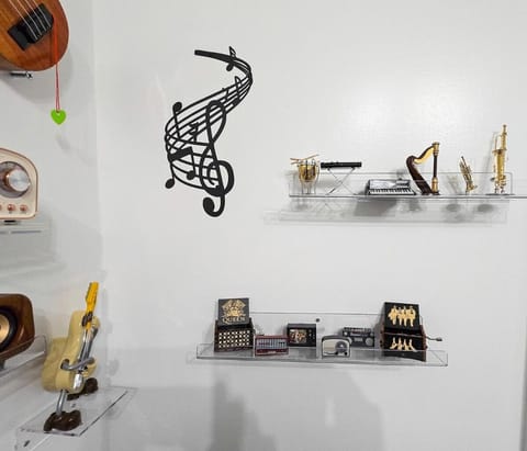 Rock N Roll, Mins to CP & SF, King, Pet OK Apartment in Sandusky