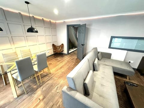 Living room, Seating area, Dining area