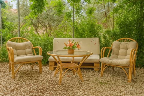 Garden, Seating area