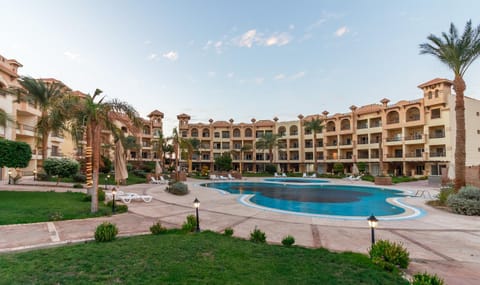 Garden, Swimming pool