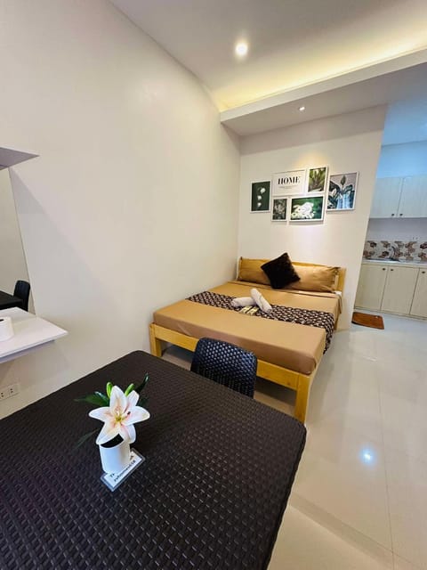 Bed, Seating area, Bedroom