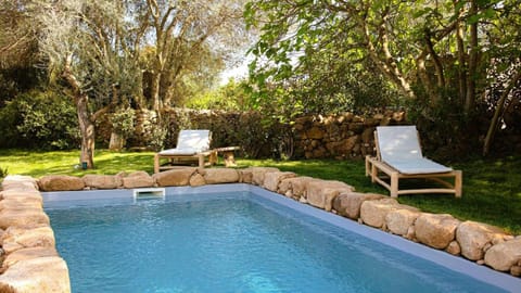 Domaine de Gialla Bergerie Figa, 2 pers, piscine chauffée, 10 mn plage Villa in Zonza