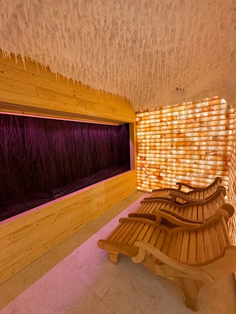 Property building, Spa and wellness centre/facilities