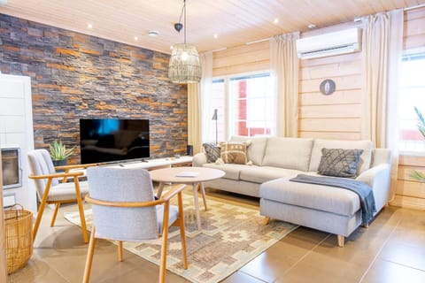 Communal lounge/ TV room, TV and multimedia, Living room, Seating area