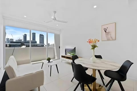 Living room, Dining area, air conditioner