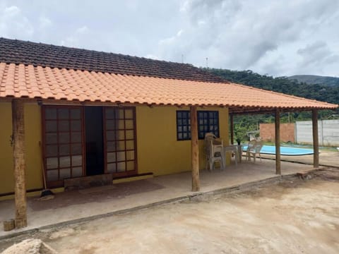 Sitio Oliveira House in State of Rio de Janeiro