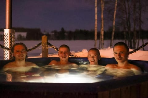 People, Hot Tub