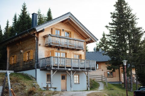 Property building, Facade/entrance, Off site