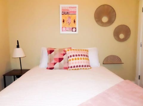 The Nook on Neil Walkable 3BR Apartment in Ohio