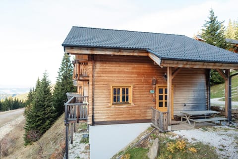 Property building, Facade/entrance, Off site