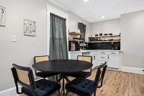 Charming 3BD Home for Long Stays House in East Peoria