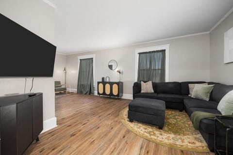 Charming 3BD Home for Long Stays House in East Peoria