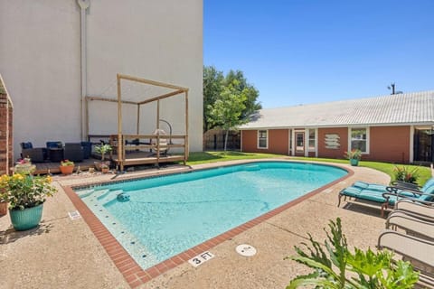 The Burnet Room Hotel in Texas