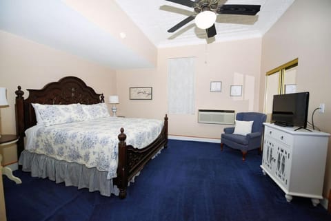 The Eastland Historic Hotel- Hondo Room Hotel in Texas