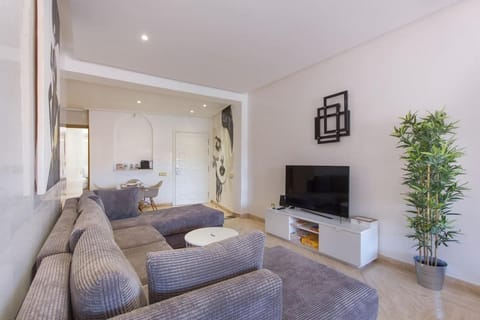 Communal lounge/ TV room, TV and multimedia, Living room, Evening entertainment