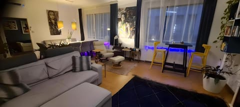 Living room, Seating area, Dining area, Dinner