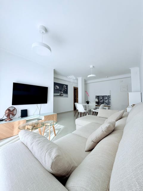 TV and multimedia, Living room, Dining area, internet