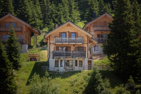 Property building, Facade/entrance, Off site