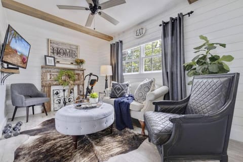 Casa Del Sol - Private Beachfront, Pool Table House in Indian Shores