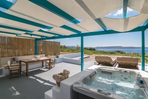 Natural landscape, Hot Tub, Balcony/Terrace, Dining area, Sea view, sunbed