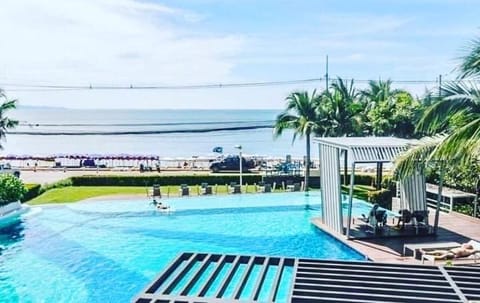 Day, Natural landscape, Pool view, Sea view, Swimming pool, sunbed