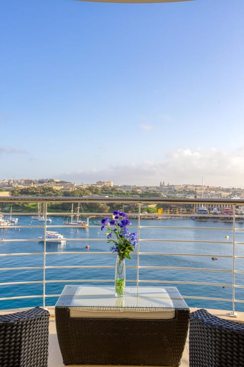 View (from property/room), Balcony/Terrace, Sea view