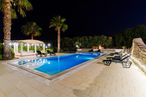 Night, Pool view, Swimming pool, sunbed