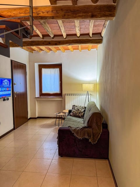 Bed, TV and multimedia, Living room, Photo of the whole room, Seating area