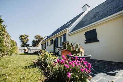 Property building, Spring, Garden view