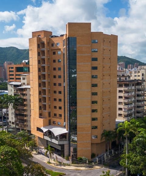 Property building, Day, City view, Mountain view, Street view, Location