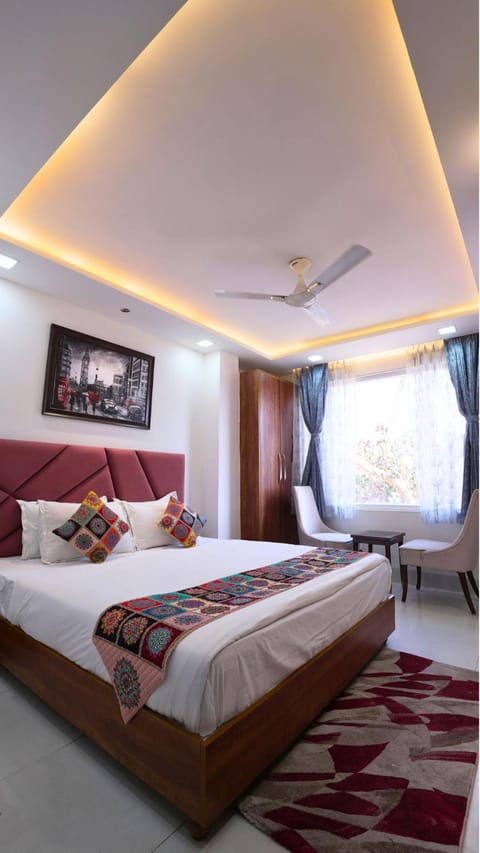 Photo of the whole room, Bedroom, Quiet street view