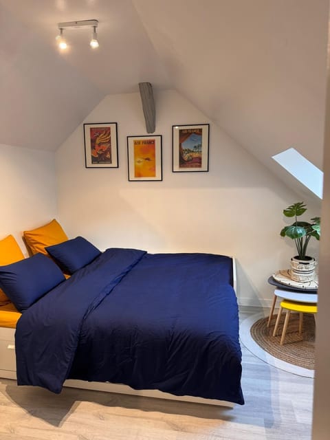 Bed, Photo of the whole room