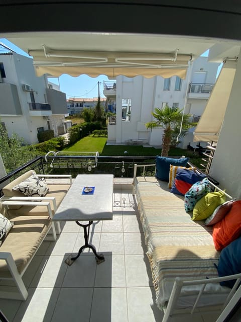 View (from property/room), Balcony/Terrace, Seating area, Dining area
