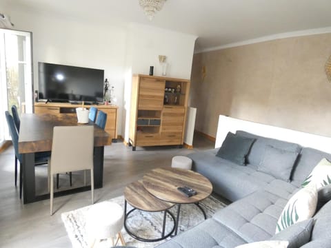 Appartement spacieux et 5 minutes DISNEY LAND PARIS Apartment in Bailly-Romainvilliers
