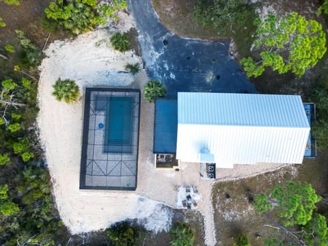 Canal- Bay Front family home 5-bedroom Sleeps 18 POOL coming soon Boat Dock House in Saint George Island