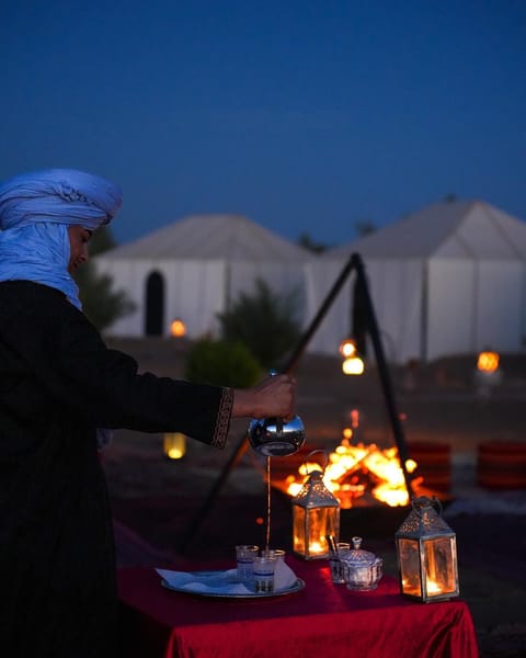 Night, People, BBQ facilities, Food and drinks, Drinks, group of guests