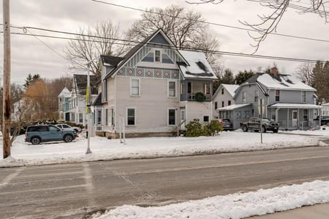 Main Street cabin Cabin in Litchfield County