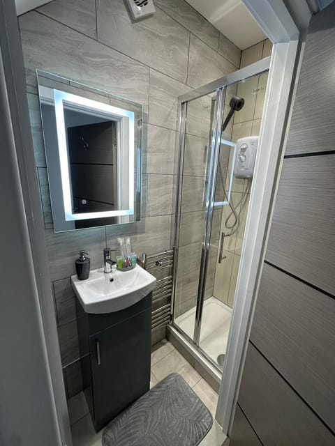 Shelbourne Den Apartment in Bournemouth