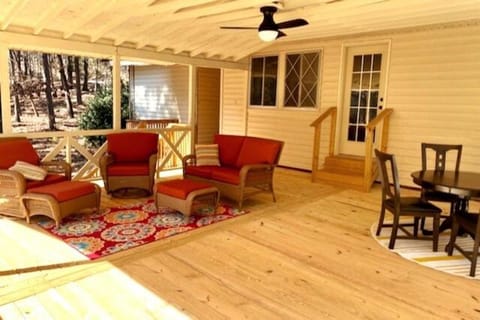 Lakeside Livin' in Fairfield Bay House in Fairfield Bay