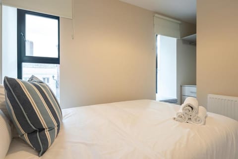 3rd Floor Stylish 2-Bed Apartment Apartment in Drogheda
