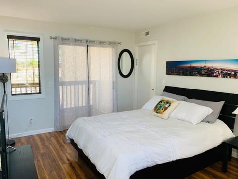 BAY TREE gorgeous condo in Little River House in Little River