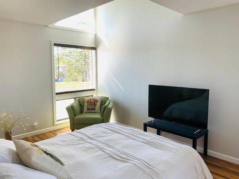 BAY TREE gorgeous condo in Little River House in Little River