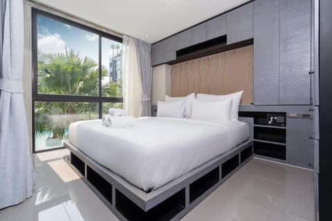 Bed, View (from property/room), Photo of the whole room, Bedroom