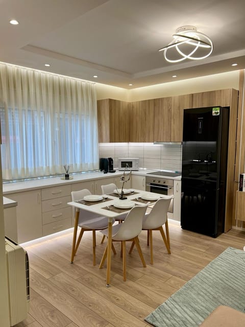 Kitchen or kitchenette, Dining area, stove