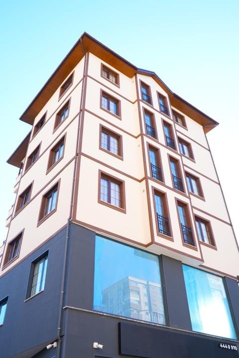 Property building, Day