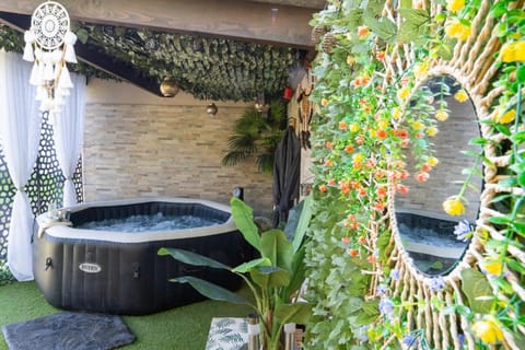 Hot Tub, Spa and wellness centre/facilities