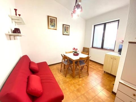 Cinta 6 Apartment in San Teodoro